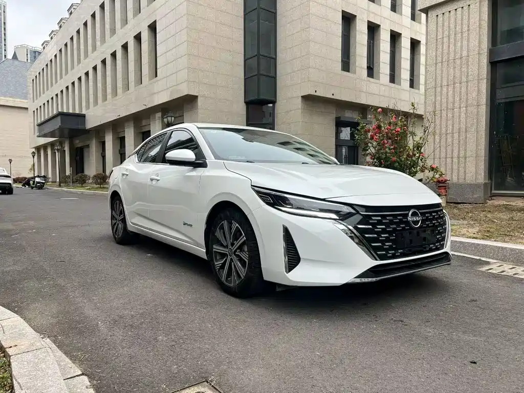 Sylphy Super Hybrid Electric Drive Super Connected Plus