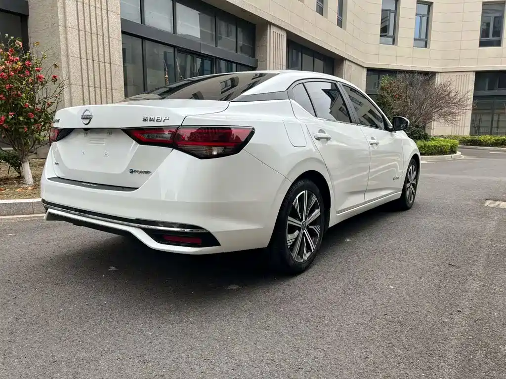 Sylphy Super Hybrid Electric Drive Super Connected Plus