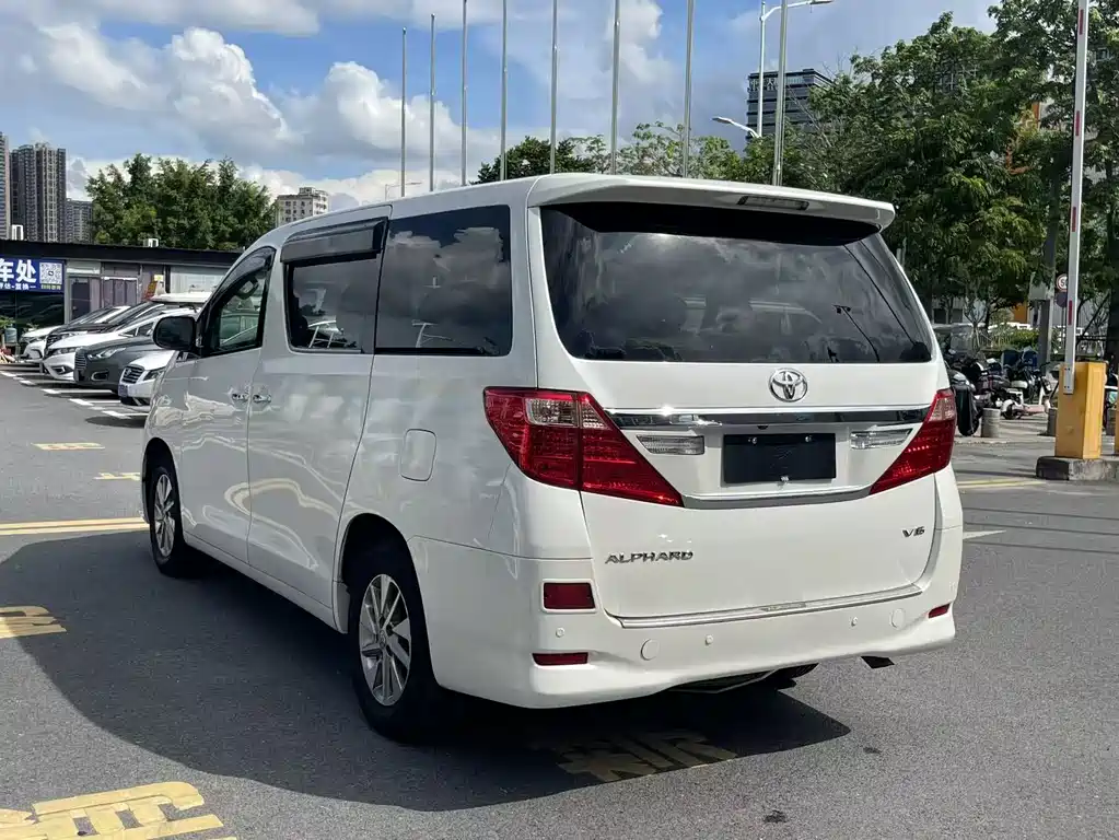 Alphard 3.5 L Luxury