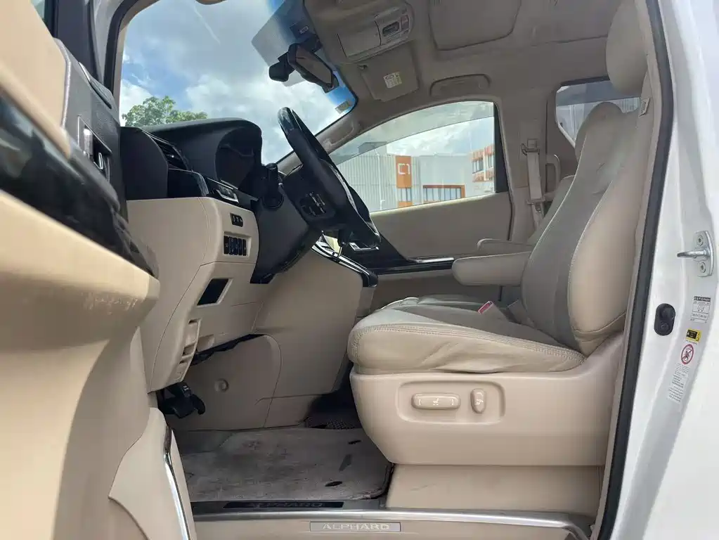 Alphard 3.5 L Luxury