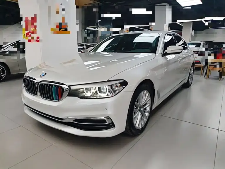 BMW 5 Series Facelift 525 Li Luxury Package