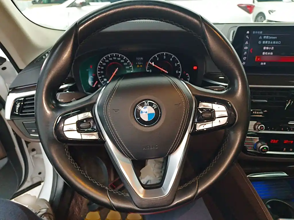 BMW 5 Series Facelift 525 Li Luxury Package