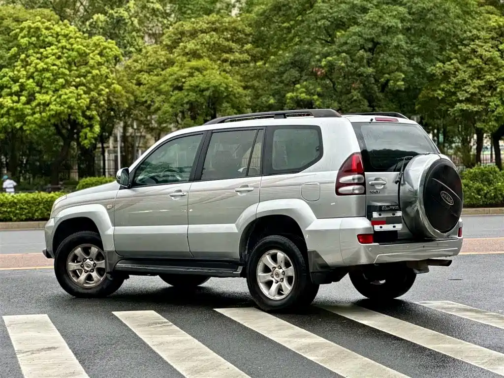 Prado 4.0 L Auto GX Luxury