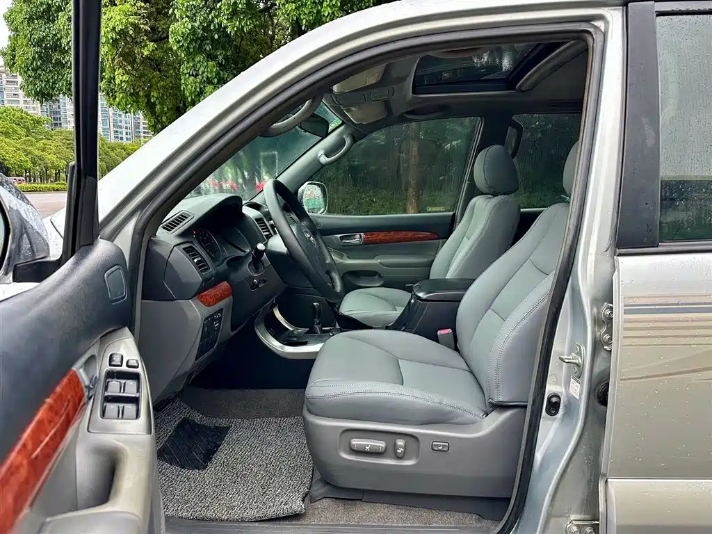 Prado 4.0 L Auto GX Luxury