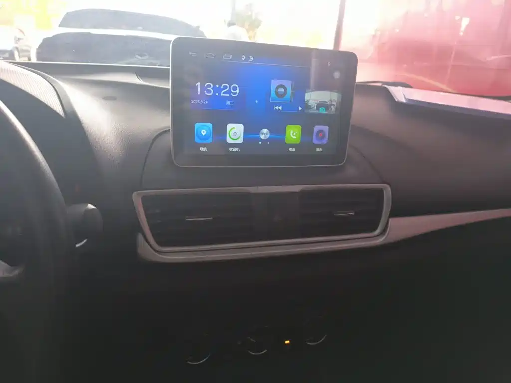 Mazda 3 Axela Sedan 1.5 L Auto Comfort CN-V
