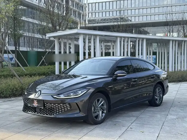 Volkswagen Lamando Lamando L 280 TSI DSG Dazzle Hot