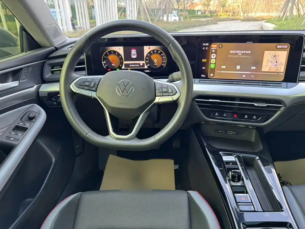Lamando Lamando L 280 TSI DSG Dazzle Hot