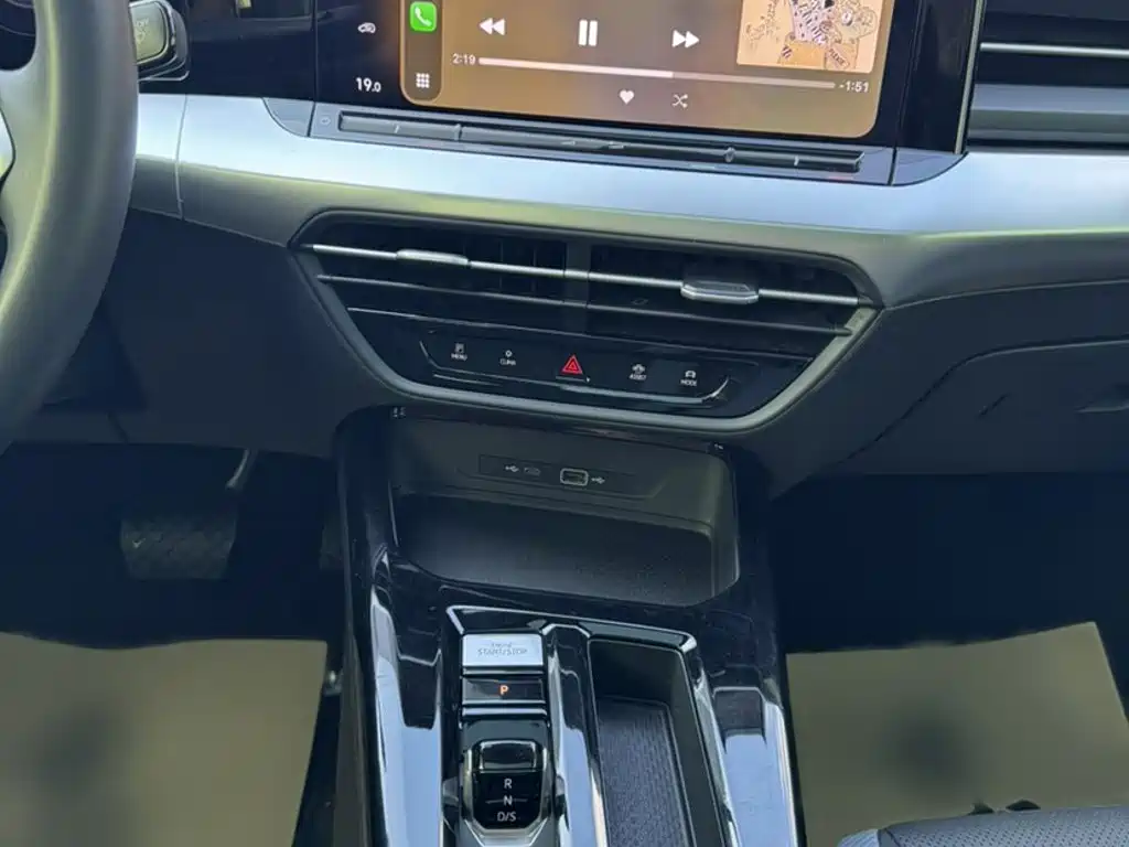 Lamando Lamando L 280 TSI DSG Dazzle Hot