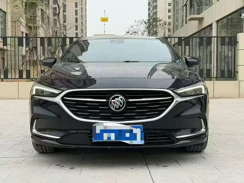 LaCrosse 652 T Distinguished
