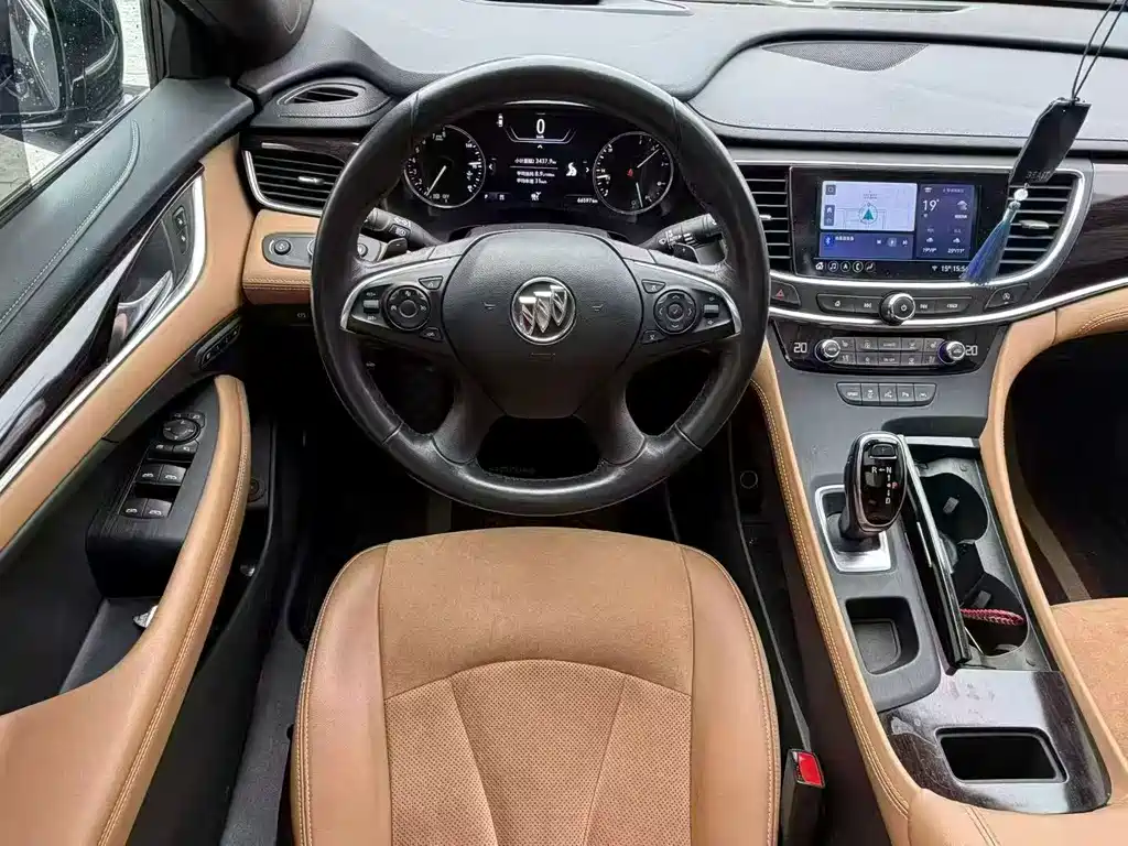 LaCrosse 652 T Distinguished