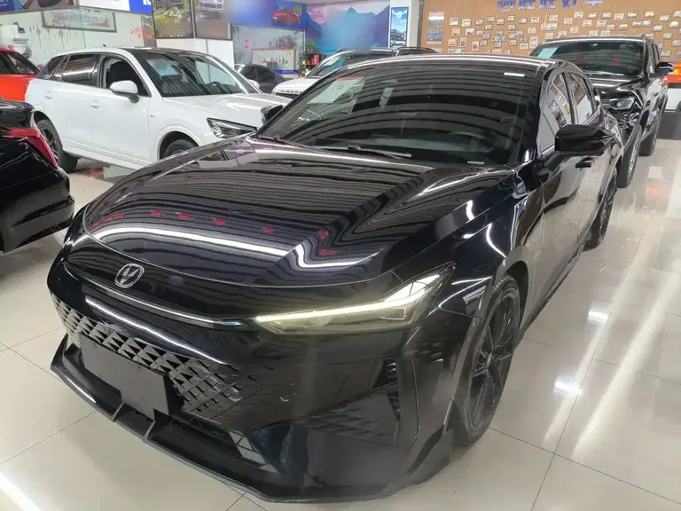 Changan UNI-V 1.5 T Distinguished Sport