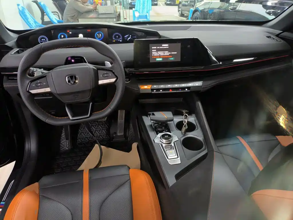 Changan UNI-V 1.5 T Distinguished Sport