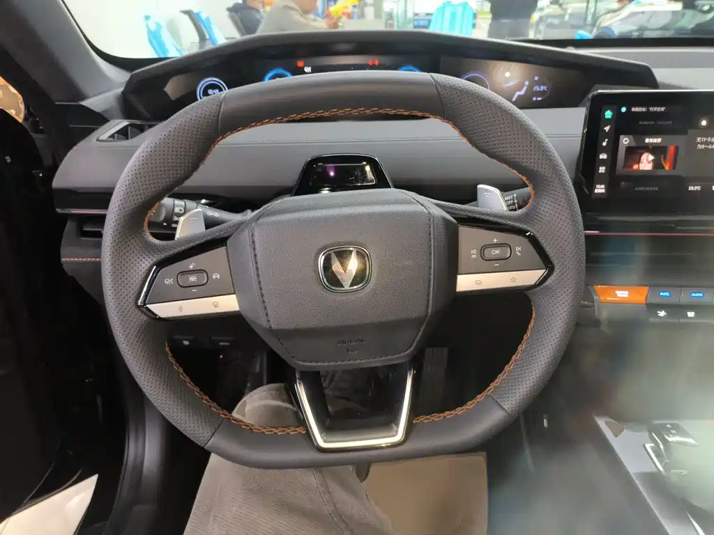 Changan UNI-V 1.5 T Distinguished Sport