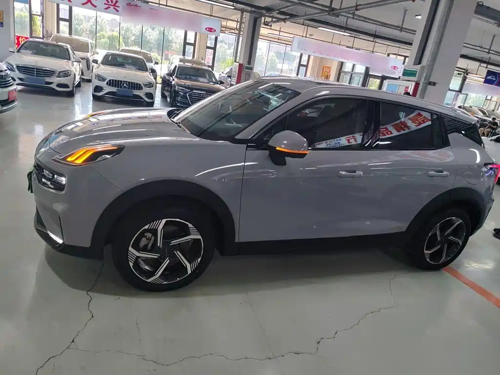 Lynk & Co 06 EM-P PHEV 84 KM Range Pro