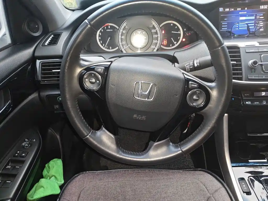 Accord 2.0 L Luxury