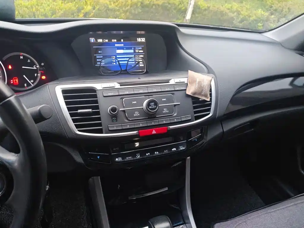 Accord 2.0 L Luxury