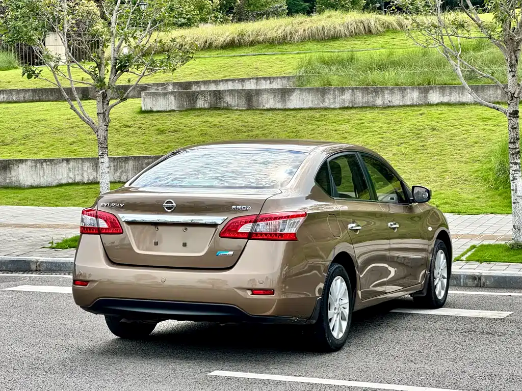 Sylphy 1.6 XV CVT Premium