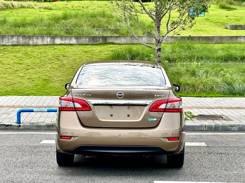 Sylphy 1.6 XV CVT Premium