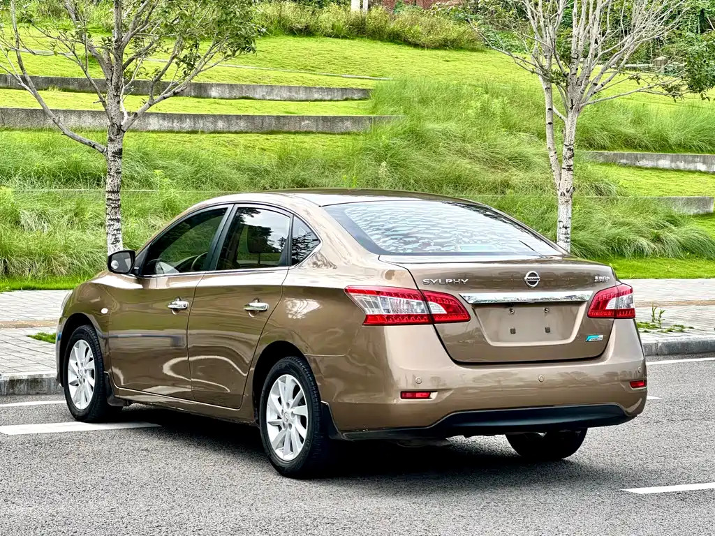 Sylphy 1.6 XV CVT Premium