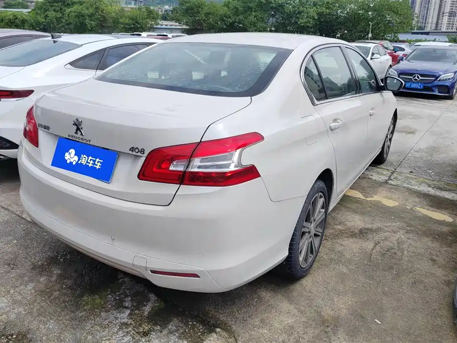 Peugeot 408 1.2 T Auto Luxury