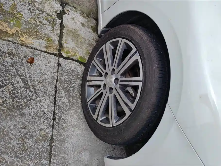 Peugeot 408 1.2 T Auto Luxury