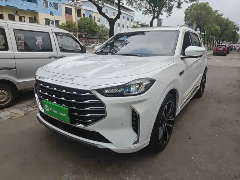 Jetour X70 PLUS 1.6 T DCT Land PRO+ 7-seat