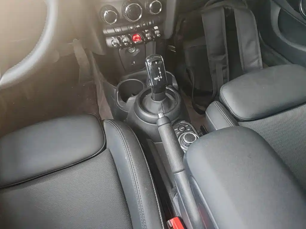 MINI Facelift 1.5 T COOPER Classic 5-door