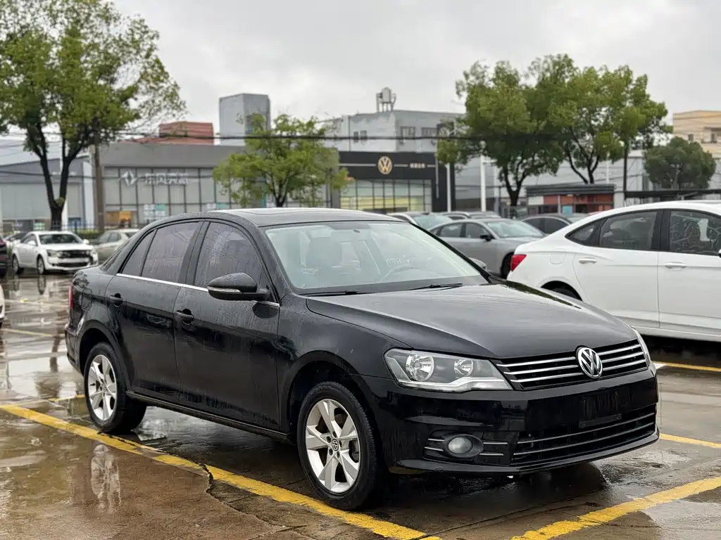 Bora 1.6 L Manual Comfort