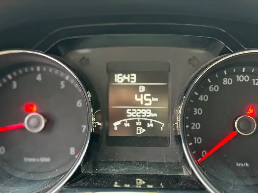 Bora 1.6 L Manual Comfort