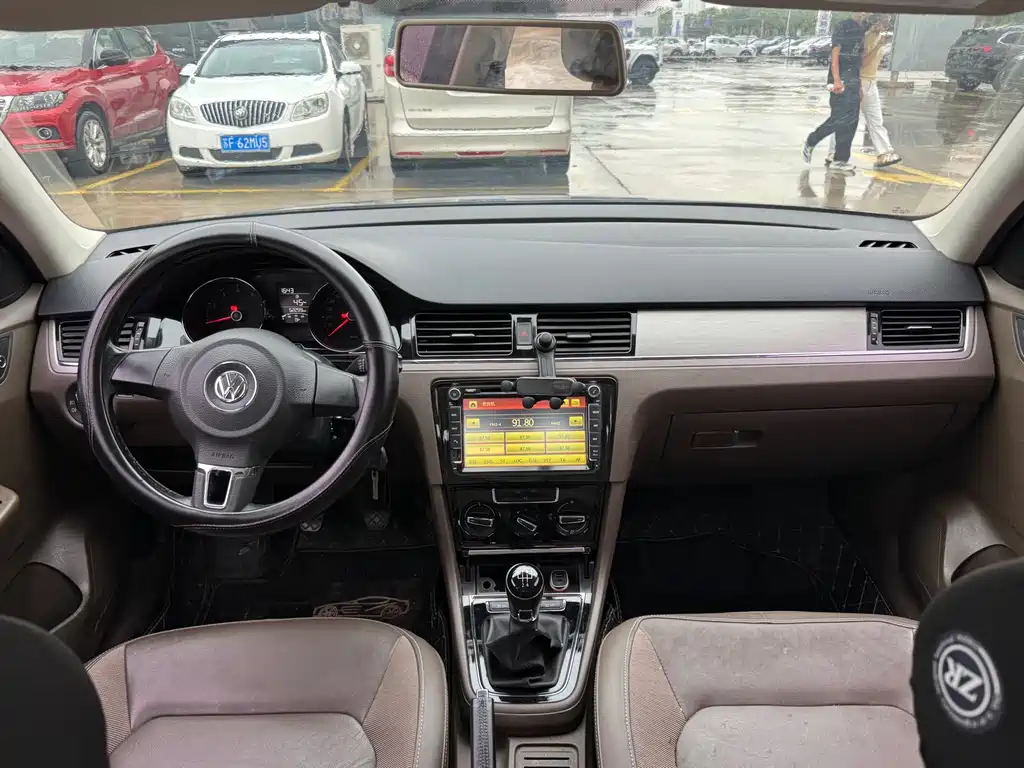 Bora 1.6 L Manual Comfort