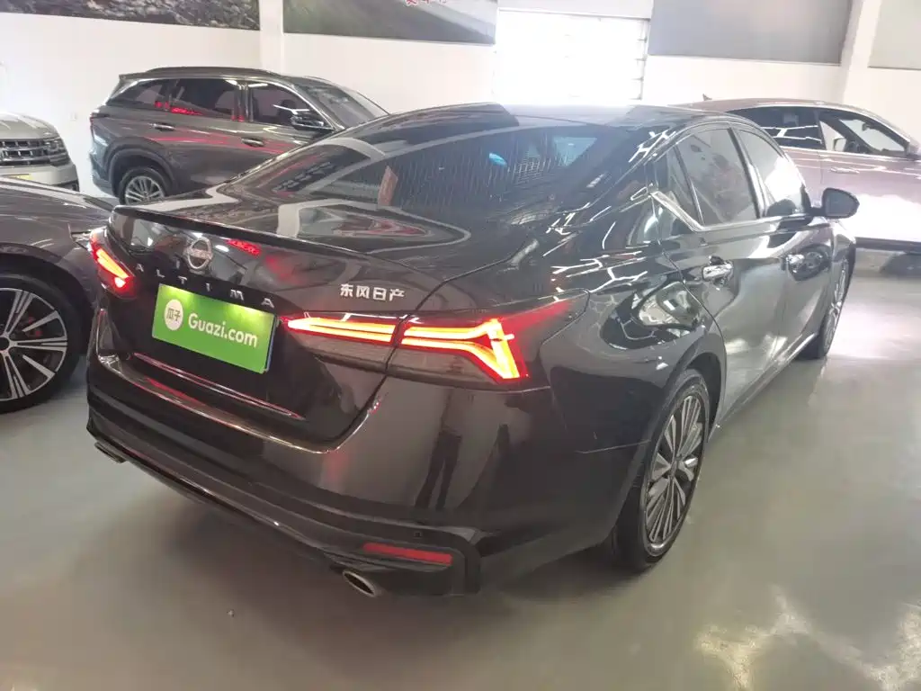 Teana 2.0 L XL-TLS Joy