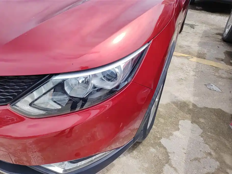 Qashqai 2.0 L CVT Elite CN-V