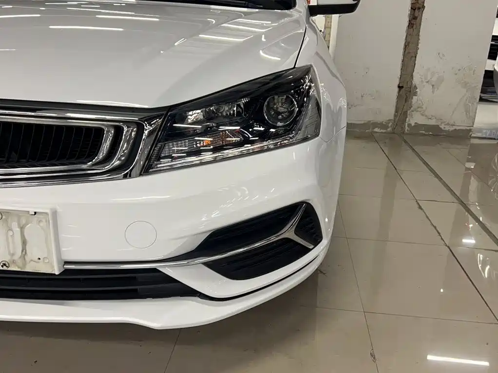 Emgrand Commander 1.5 L Manual Luxury CN-VI