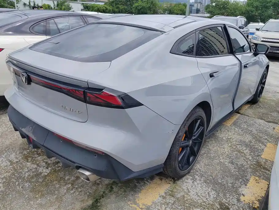 Changan UNI-V 1.5 T Distinguished
