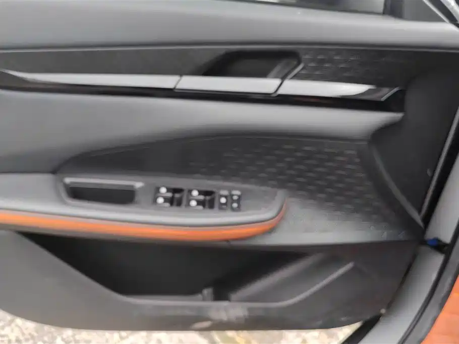 Changan UNI-V 1.5 T Distinguished