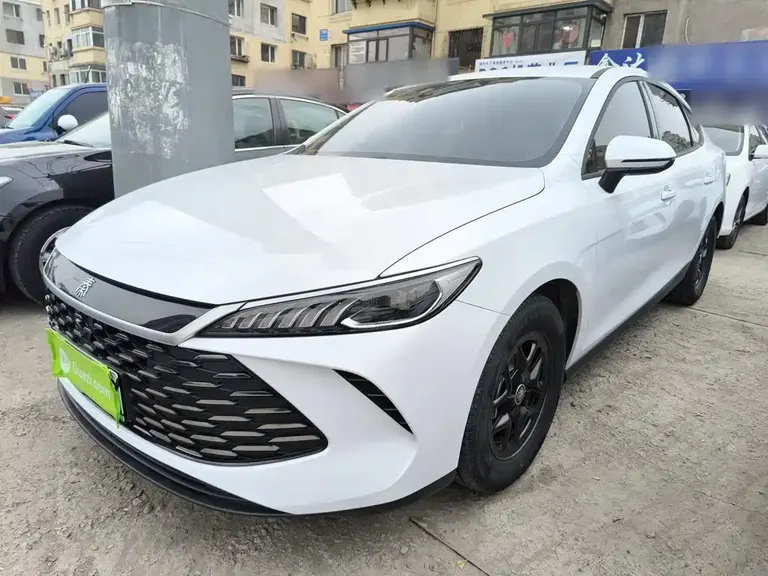 BYD Qin PLUS DM-i Smart Drive 55 KM Leading