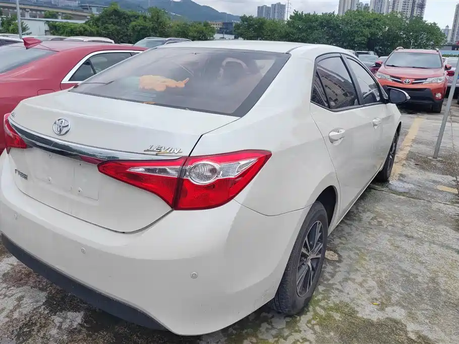Levin 1.6 G CVT Elite
