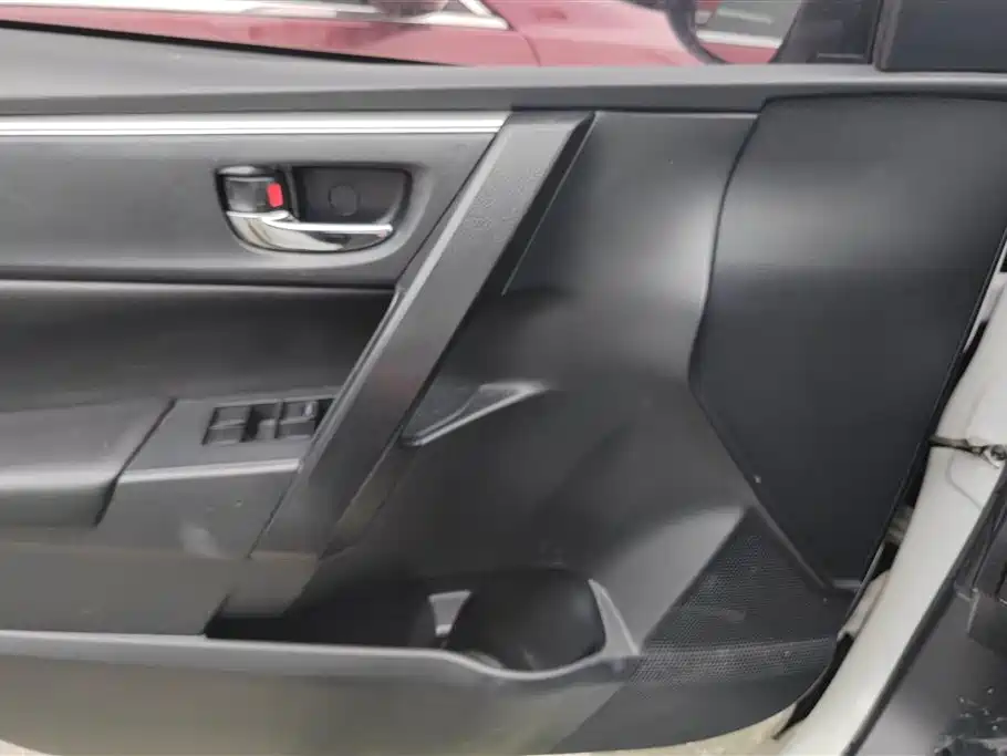Levin 1.6 G CVT Elite