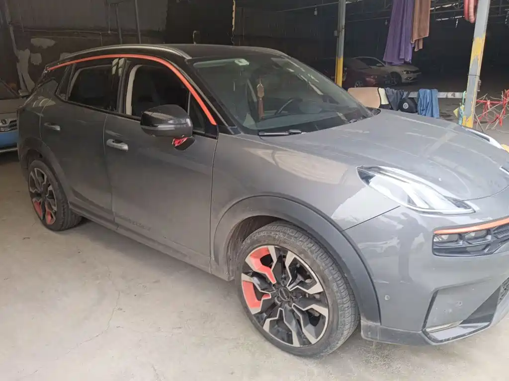 Lynk & Co 06 1.5 T Shero Pink Special Edition