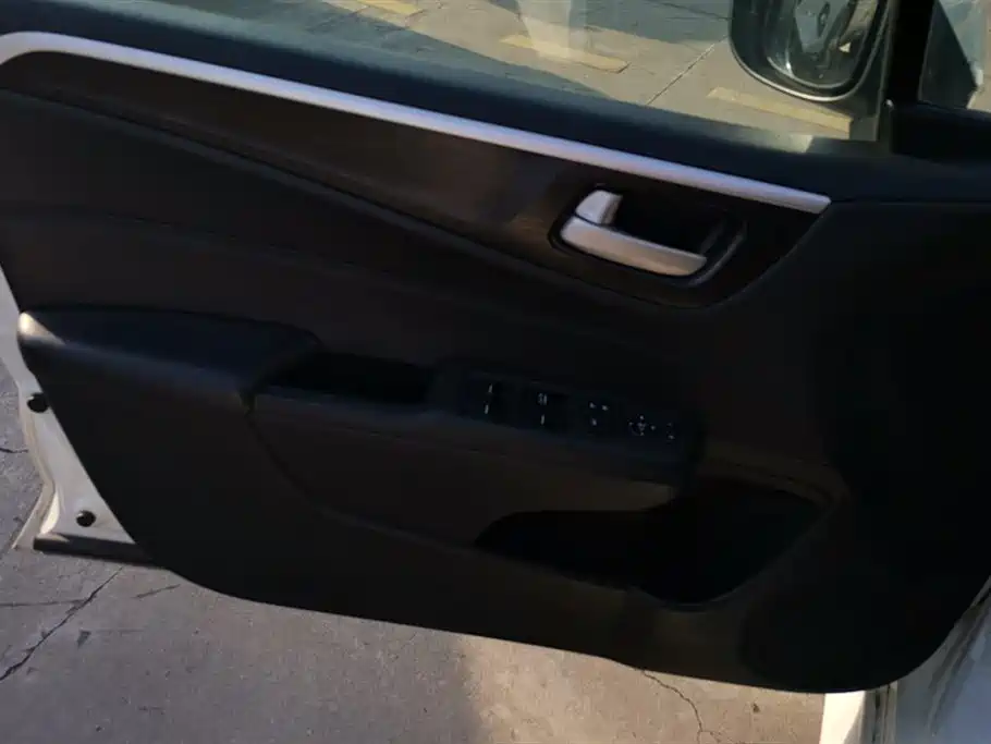 Jade 1.8 L Auto Comfort 5-seat