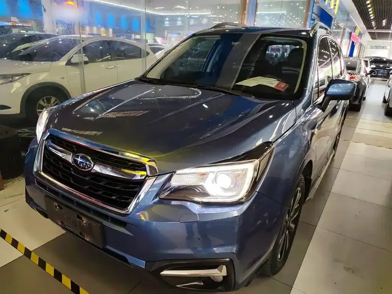 Subaru Forester 2.0 i Luxury Navigation