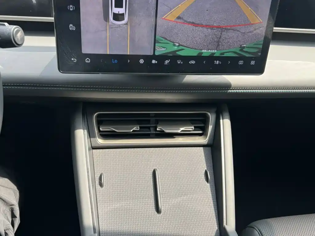 Qin L DM-i Smart Drive 120 KM Leading