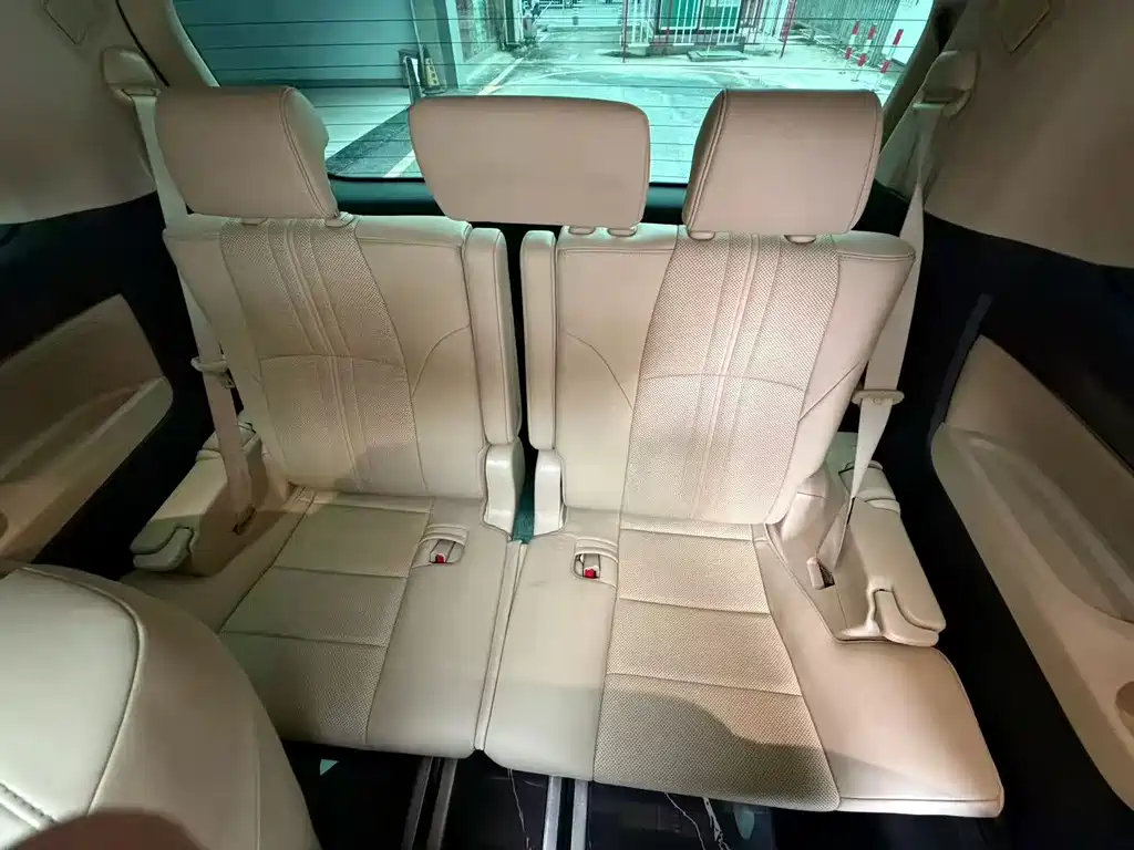 Vellfire Dual Engine 2.5 L HV Distinguished