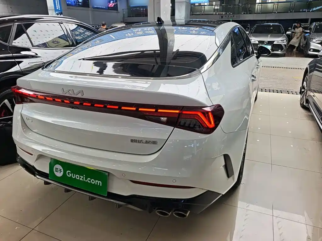 Kia K5 380 T GT-Line Refreshed