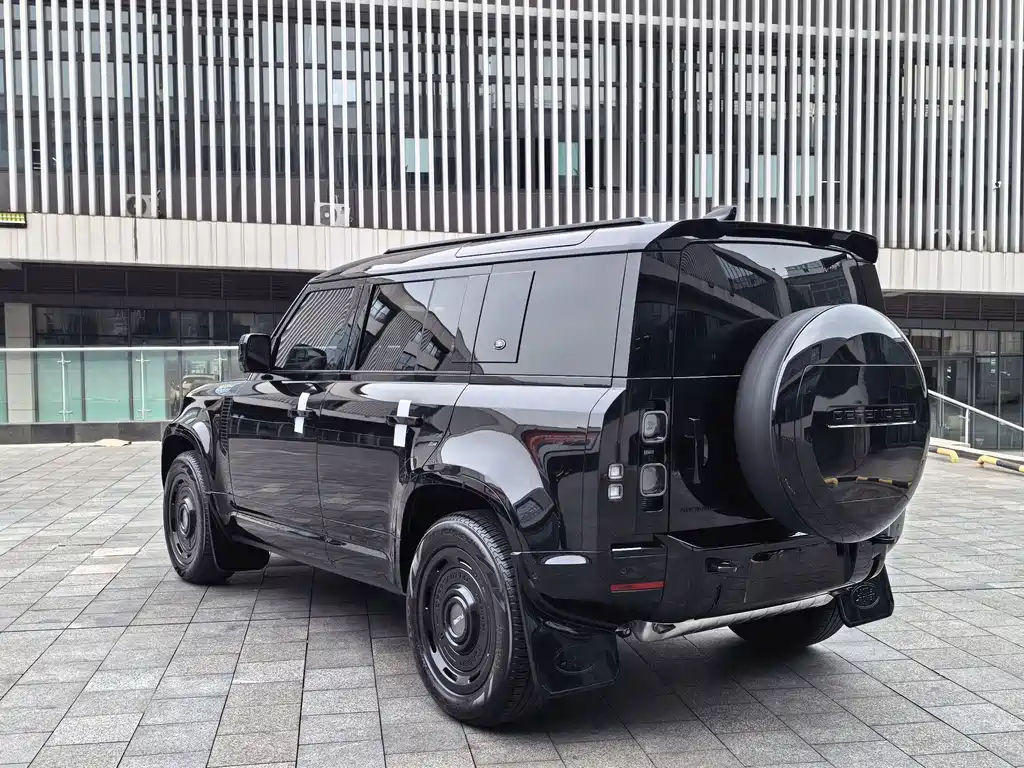 Land Rover Defender 110 3.0 T P400 X-DYNAMIC HSE