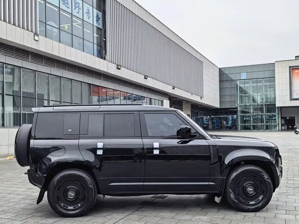Land Rover Defender 110 3.0 T P400 X-DYNAMIC HSE