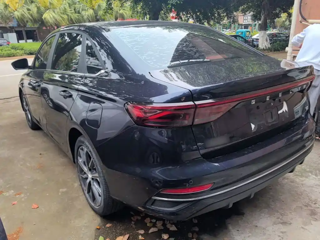 Emgrand 4 th Gen 1.5 L CVT Flagship