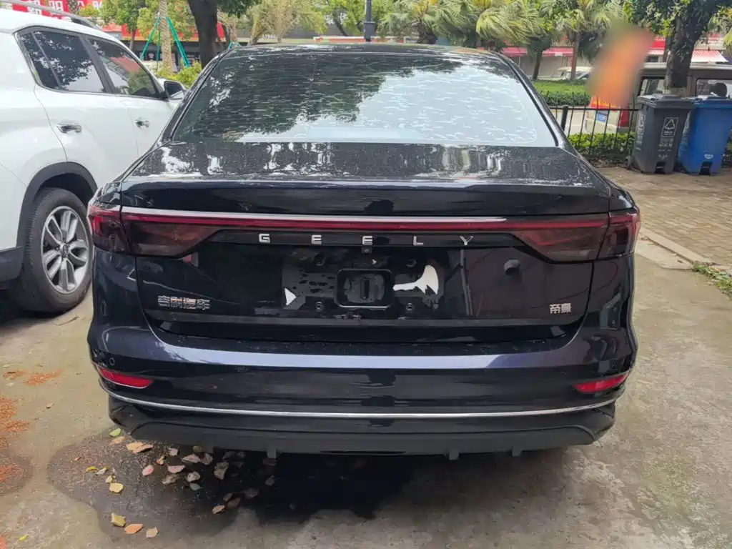 Emgrand 4 th Gen 1.5 L CVT Flagship