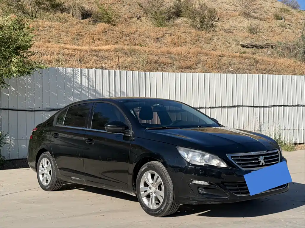 Peugeot 408 1.8 L Manual Leading