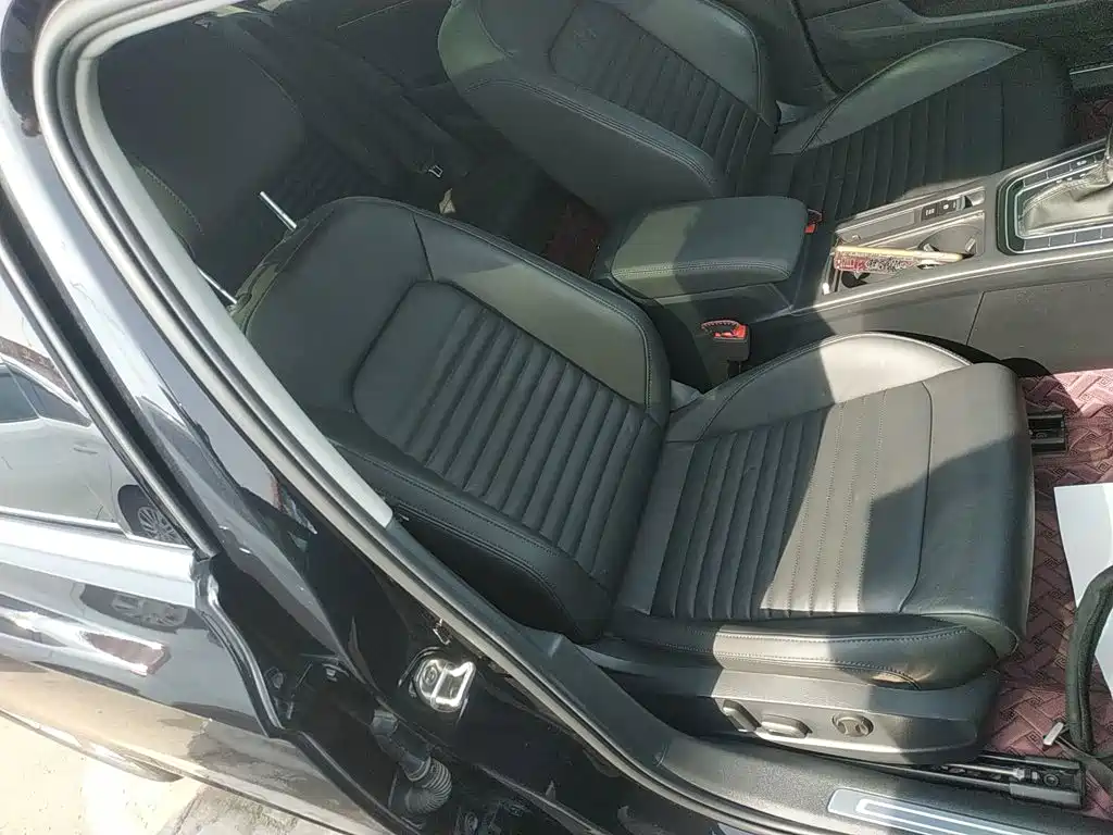 Magotan 330 TSI DSG Leading CN-VI